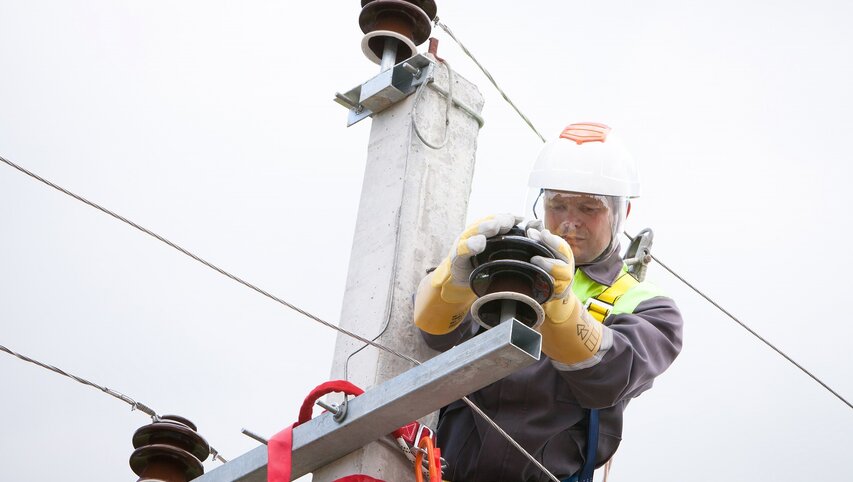 Gausesnės investicijos į elektros skirstymo tinklą – patikimumo didinimui